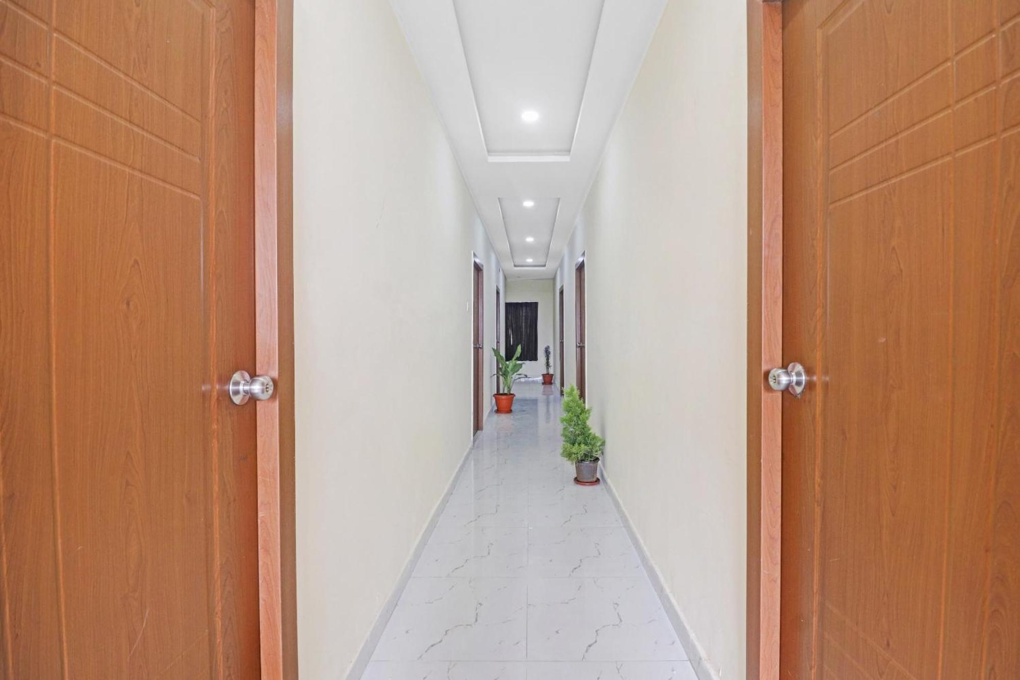 Hotel O Sri Navya Grand Near Nexus Haidarábád Kültér fotó